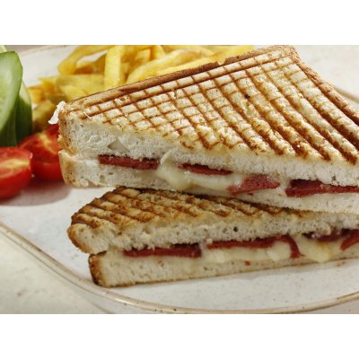 Kavurmalı Kaşarlı Tost