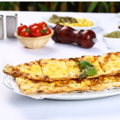 Kaşarlı Pide 